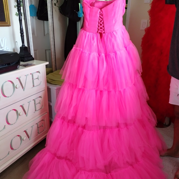 Formal Dress - Picture 2 of 4